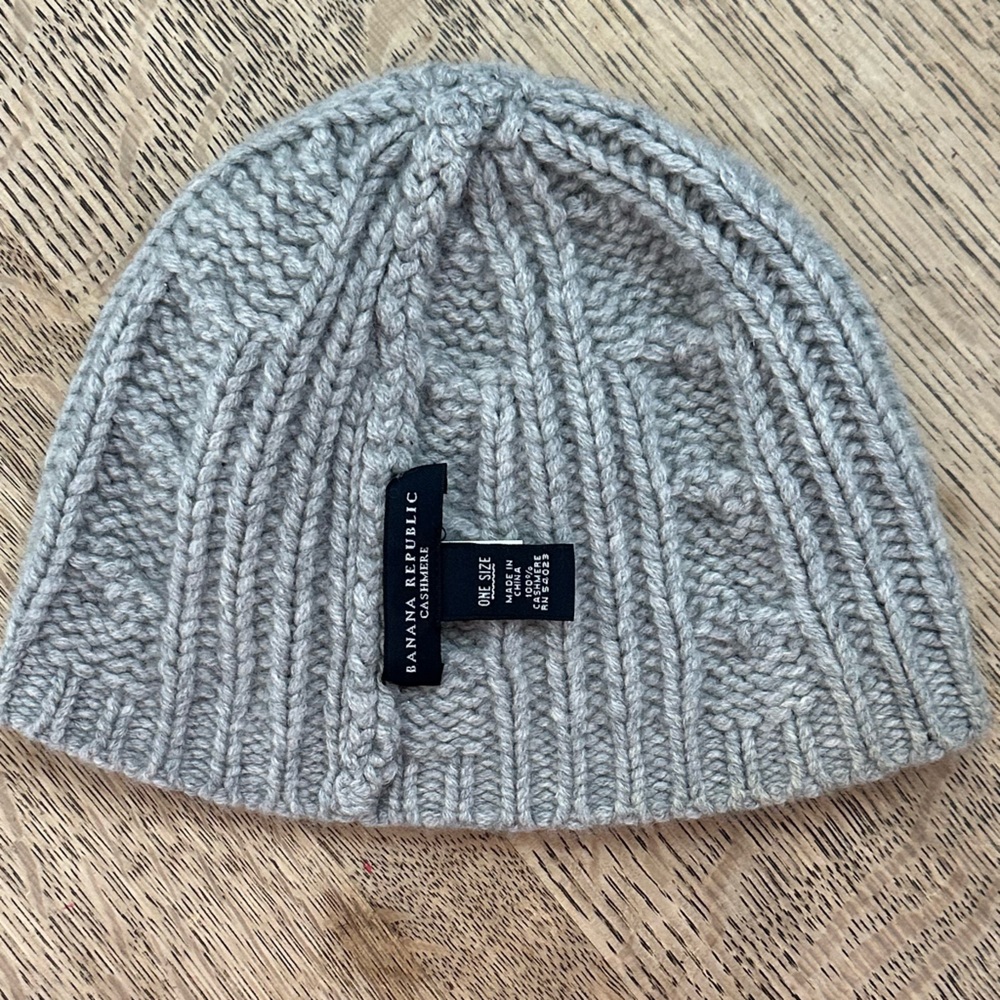 Banana Republic 100% Cashmere Cable Knit Gray Beanie - Picture 9 of 14